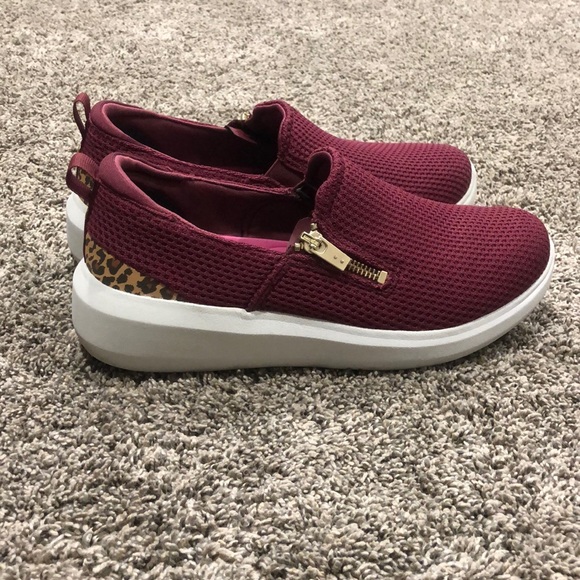 Ryka Shoes - Ryka Surround Fit Comfortable & Cut Shoe Size 7.5 Color- Maroon & Cheetah Print